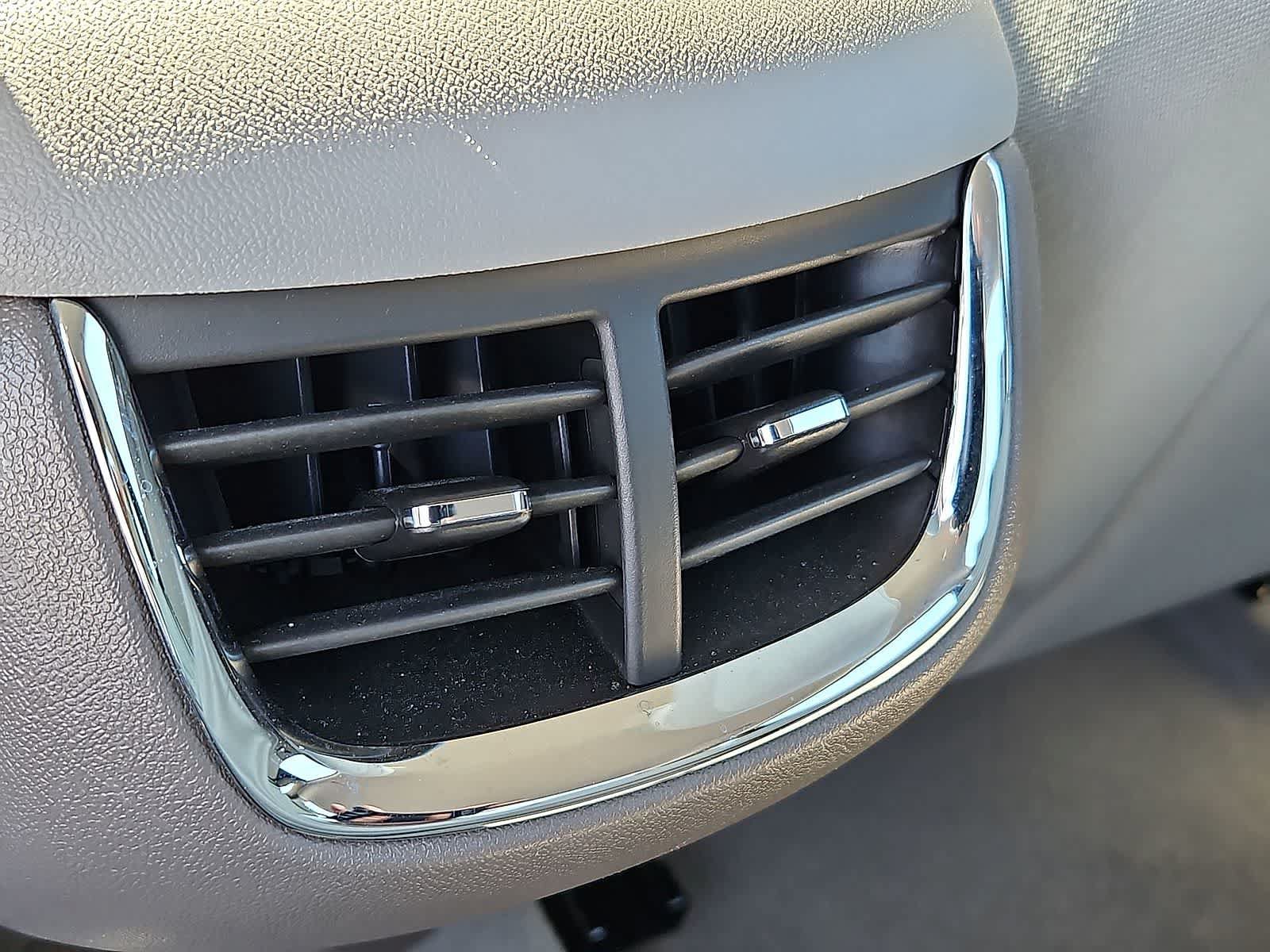 Used 2023 Chevrolet Malibu LT FWD image 26