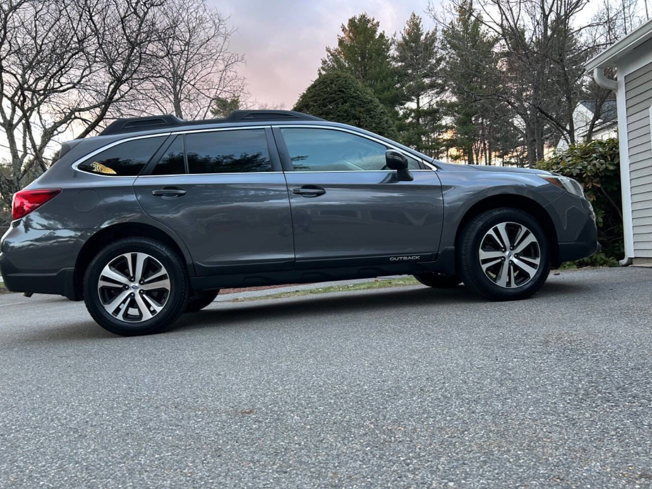 Used 2018 Subaru Outback 3.6R Limited image 28