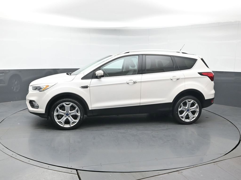 Used 2019 Ford Escape Titanium image 2