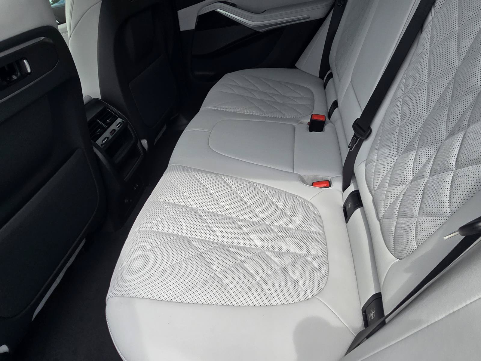 New 2026 BMW X5 sDrive40i w/ M Sport Package RWD image 13