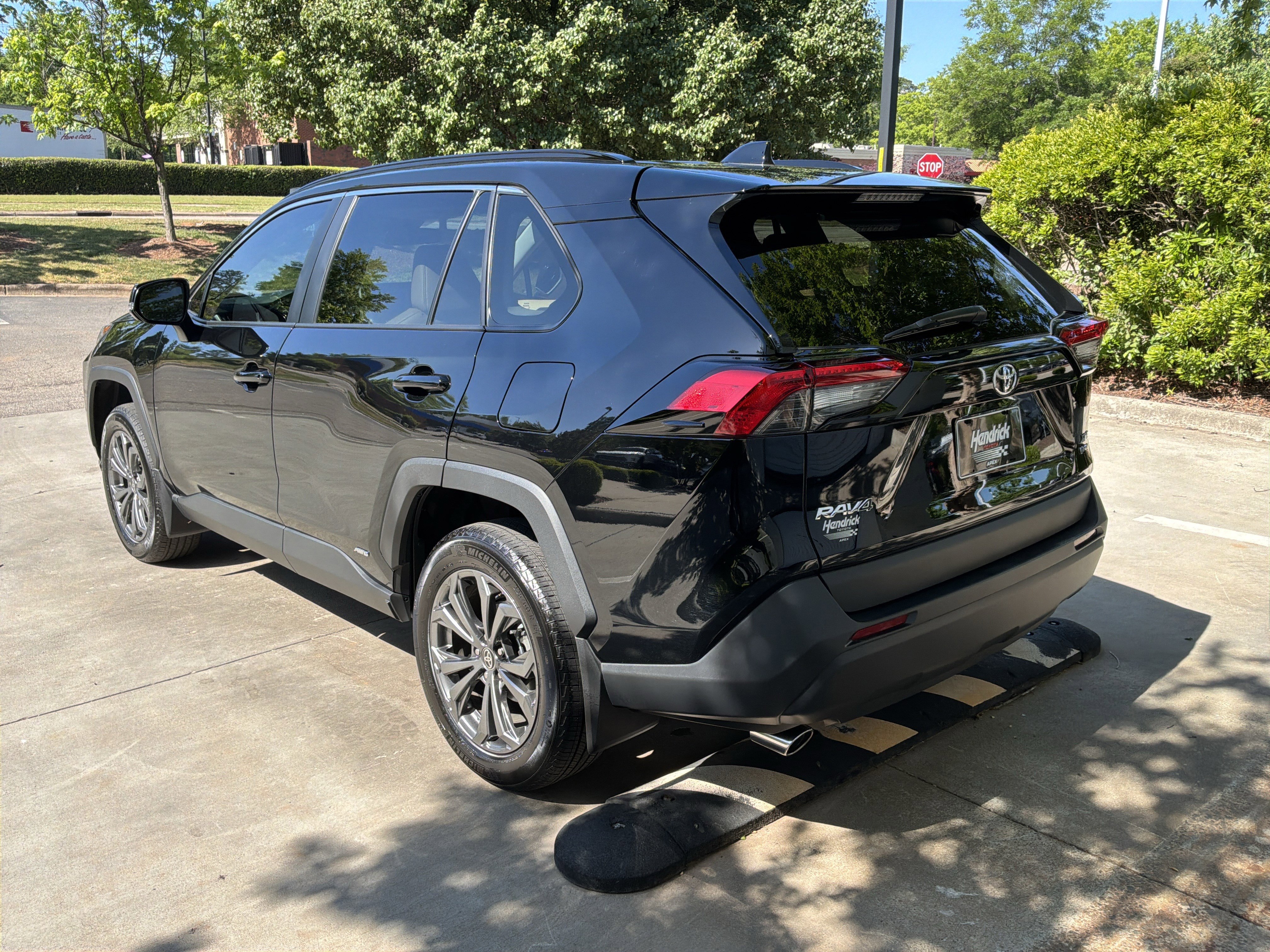 Used 2025 Toyota RAV4 XLE Premium AWD/4WD image 8