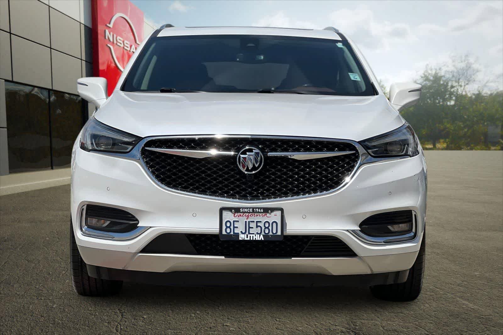 Used 2018 Buick Enclave Avenir w/ Avenir Technology Package AWD/4WD image 11