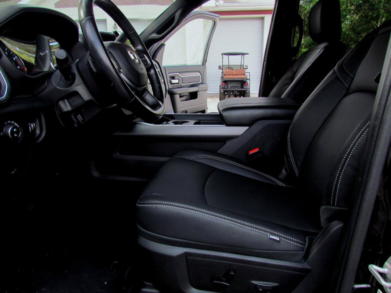Used 2024 RAM 3500 Big Horn w/ Night Edition AWD/4WD image 20
