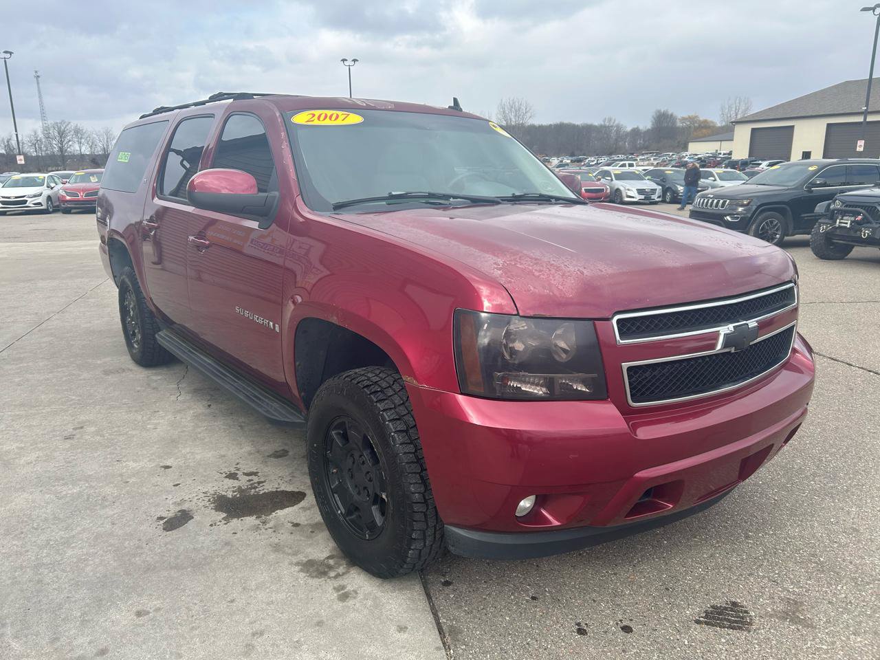 Used 2007 Chevrolet Suburban LT w/ LT Preferred Equipment Group AWD/4WD image 3