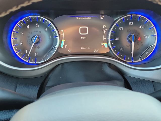 Used 2025 Chrysler Pacifica Select image 11