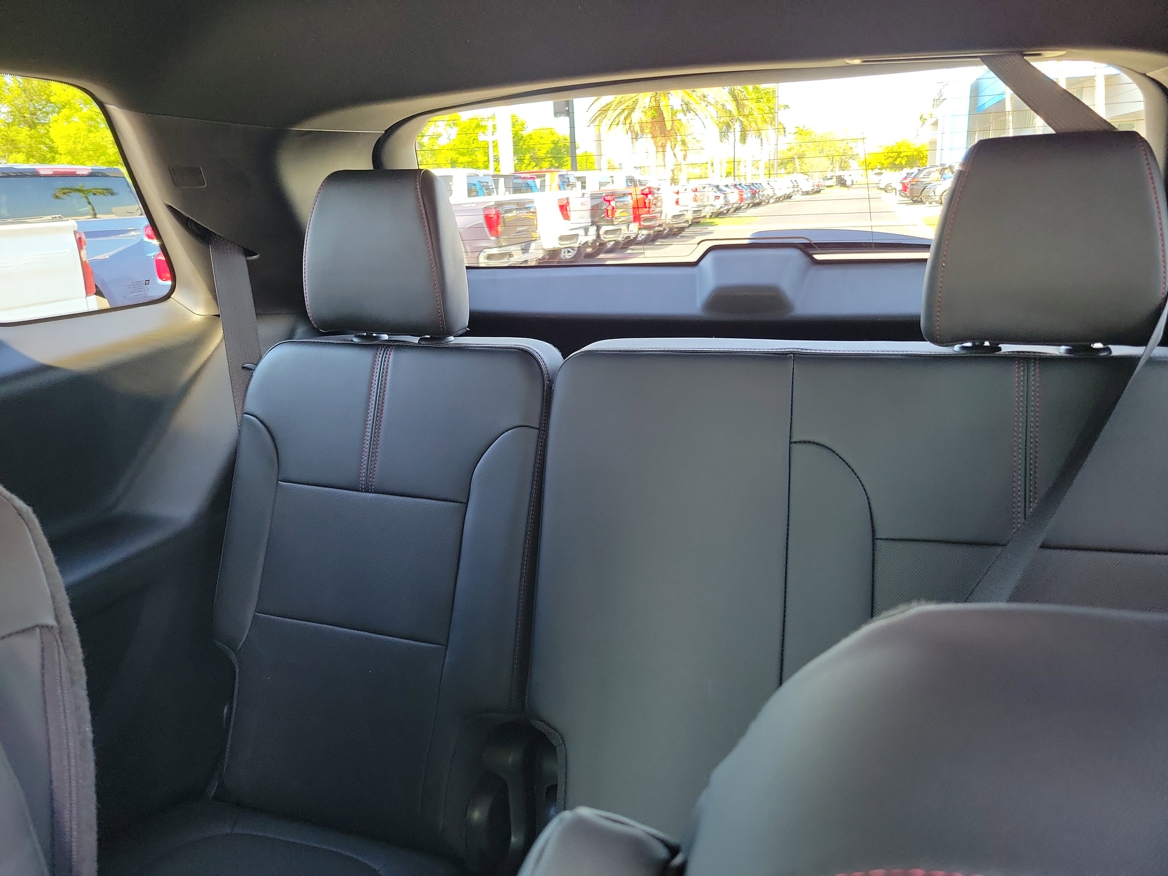 Used 2023 Chevrolet Traverse RS FWD image 9