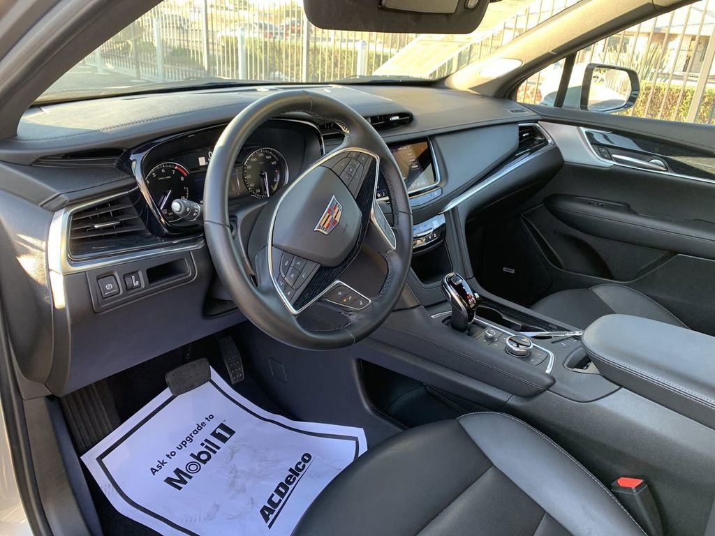 Certified 2025 Cadillac XT5 Premium Luxury image 7