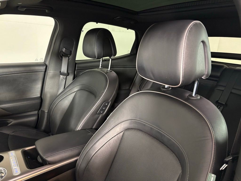 Used 2023 Genesis GV60 Advanced image 18