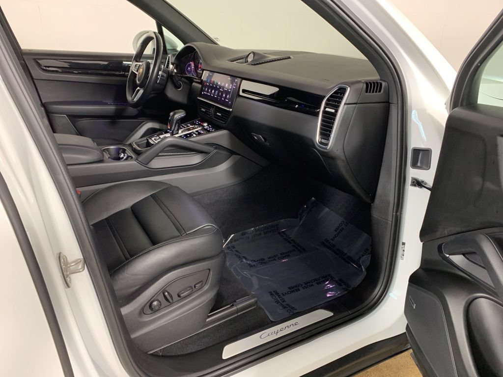 Used 2022 Porsche Cayenne AWD/4WD image 41