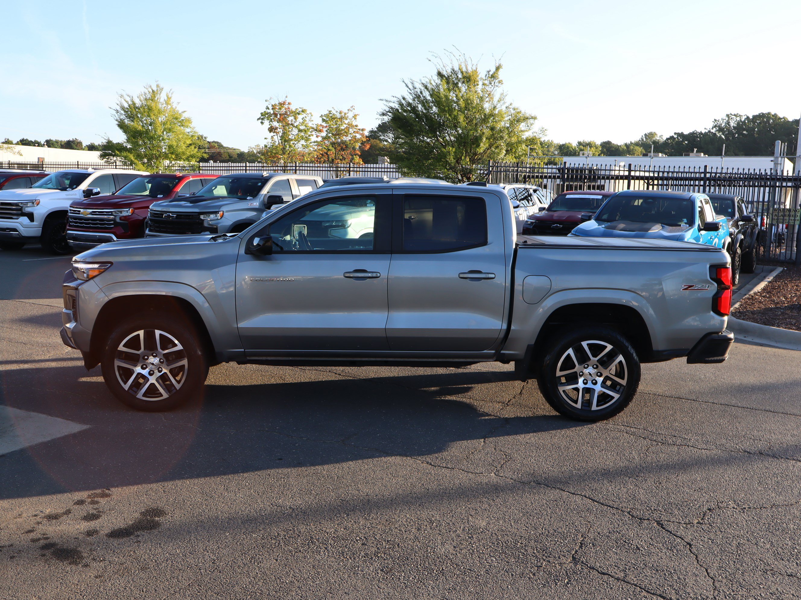 Used 2023 Chevrolet Colorado Z71 w/ Z71 Convenience Package 2 AWD/4WD image 7