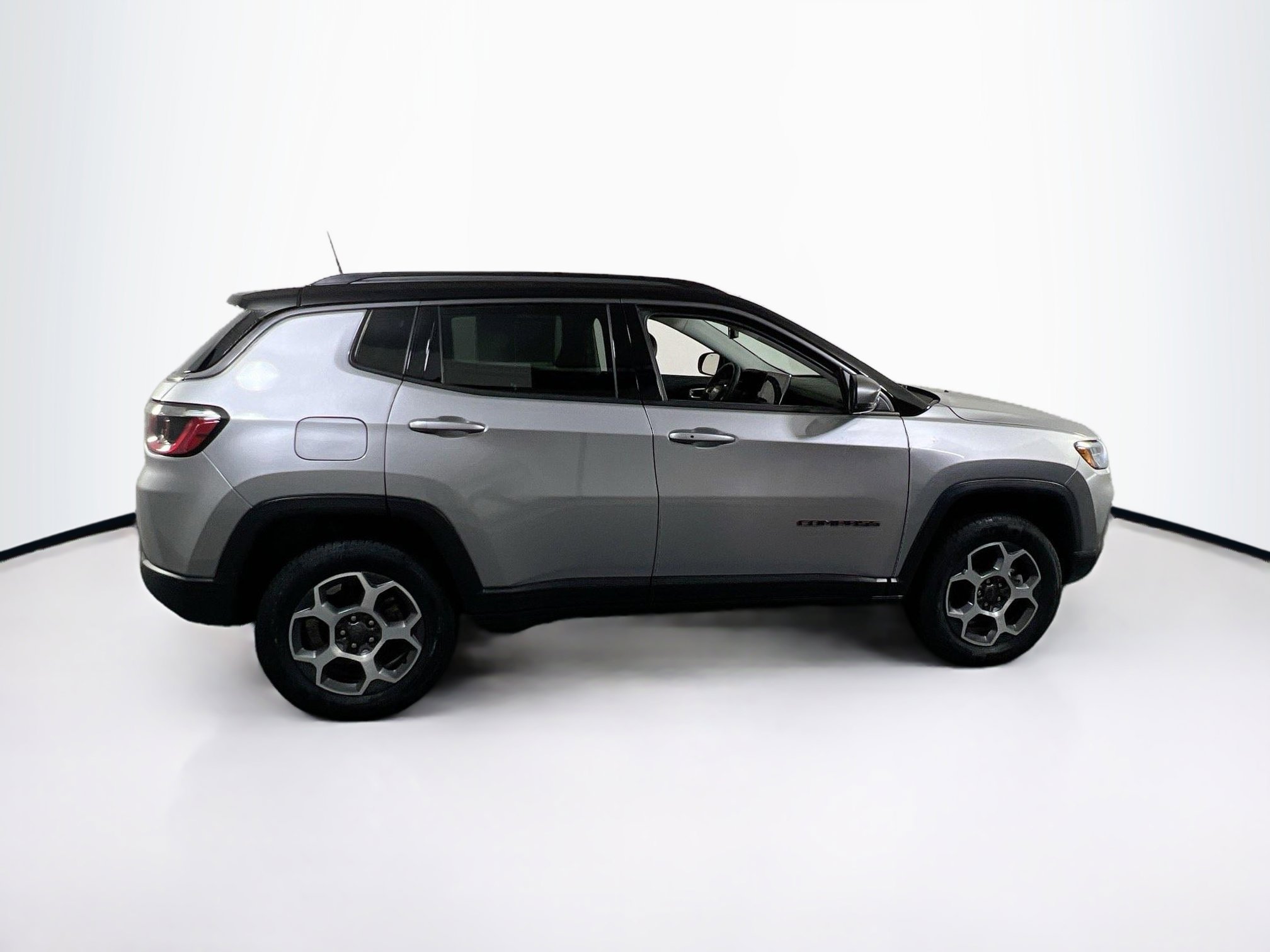 Used 2022 Jeep Compass Trailhawk w/ Sun and Sound Group image 4
