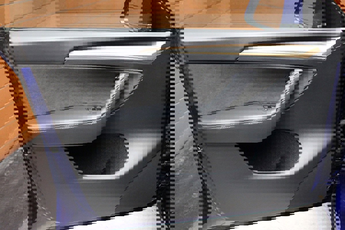 Used 2024 Tesla Model Y Performance image 34