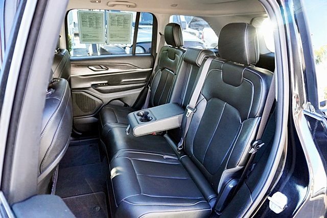 Used 2023 Jeep Grand Cherokee Limited w/ Trailer Tow Prep Group (B) image 16