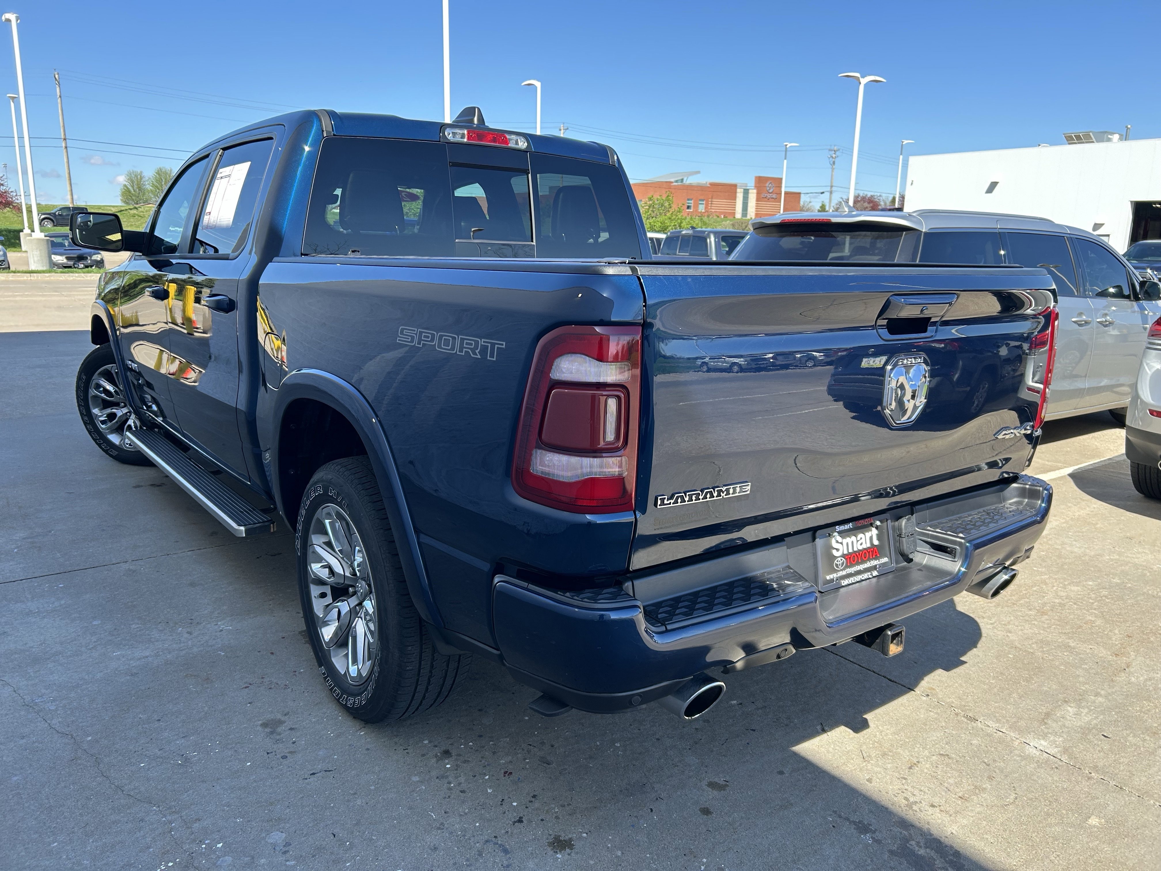 Used 2022 RAM 1500 Laramie w/ Sport Appearance Package AWD/4WD image 4