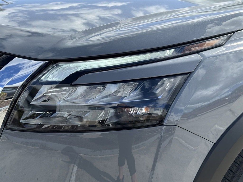 New 2025 Nissan Pathfinder Platinum w/ Lighting Package (N93) image 7