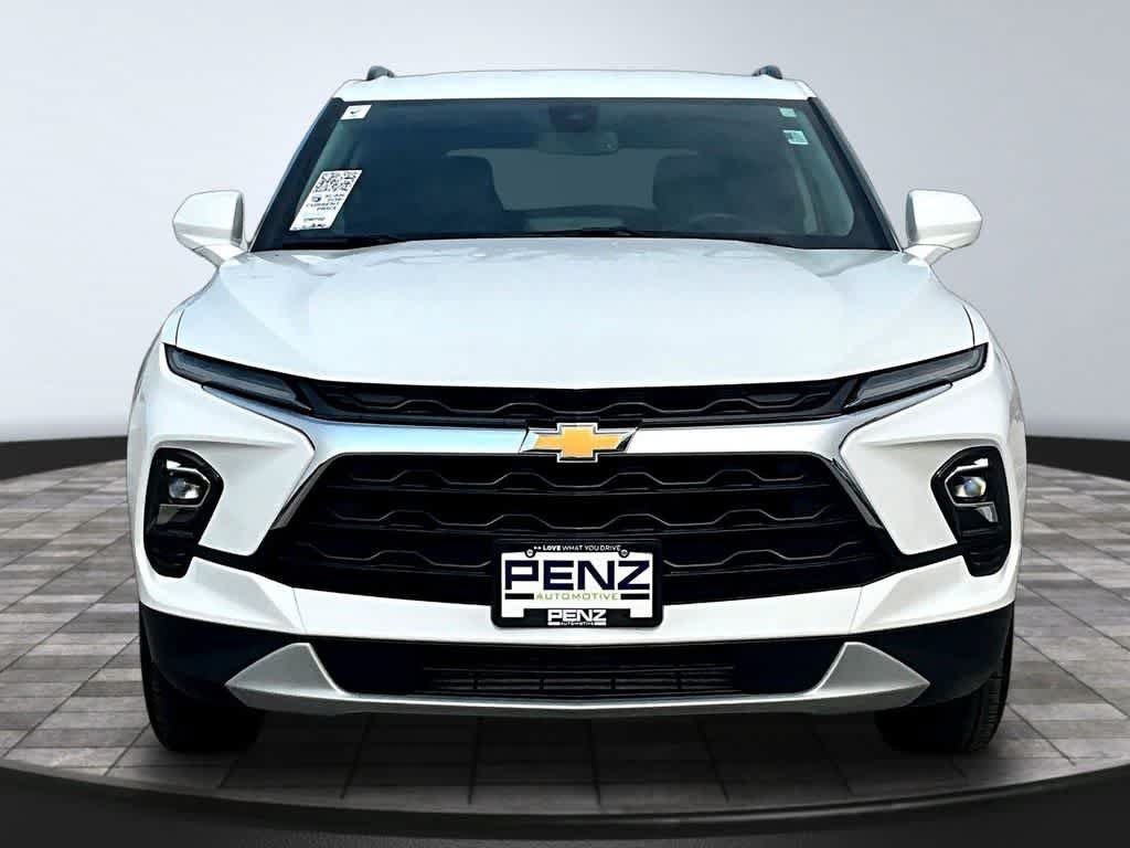 Used 2024 Chevrolet Blazer LT w/ Convenience Package AWD/4WD image 2
