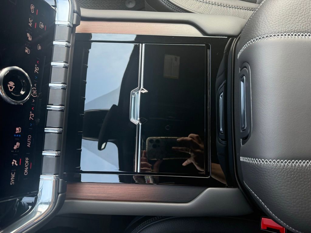 Used 2025 GMC Yukon XL Denali w/ Sun & Power Step Package image 44