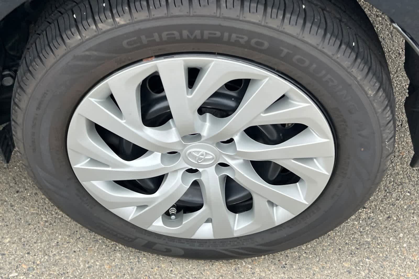 Used 2018 Toyota Corolla LE FWD image 22
