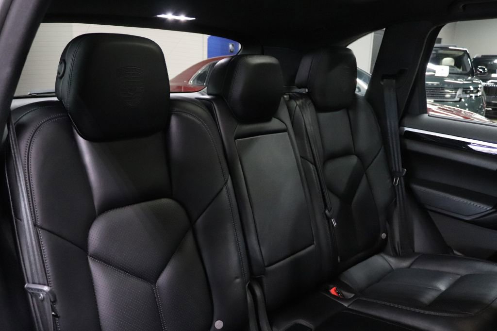 Used 2017 Porsche Cayenne S Platinum image 20