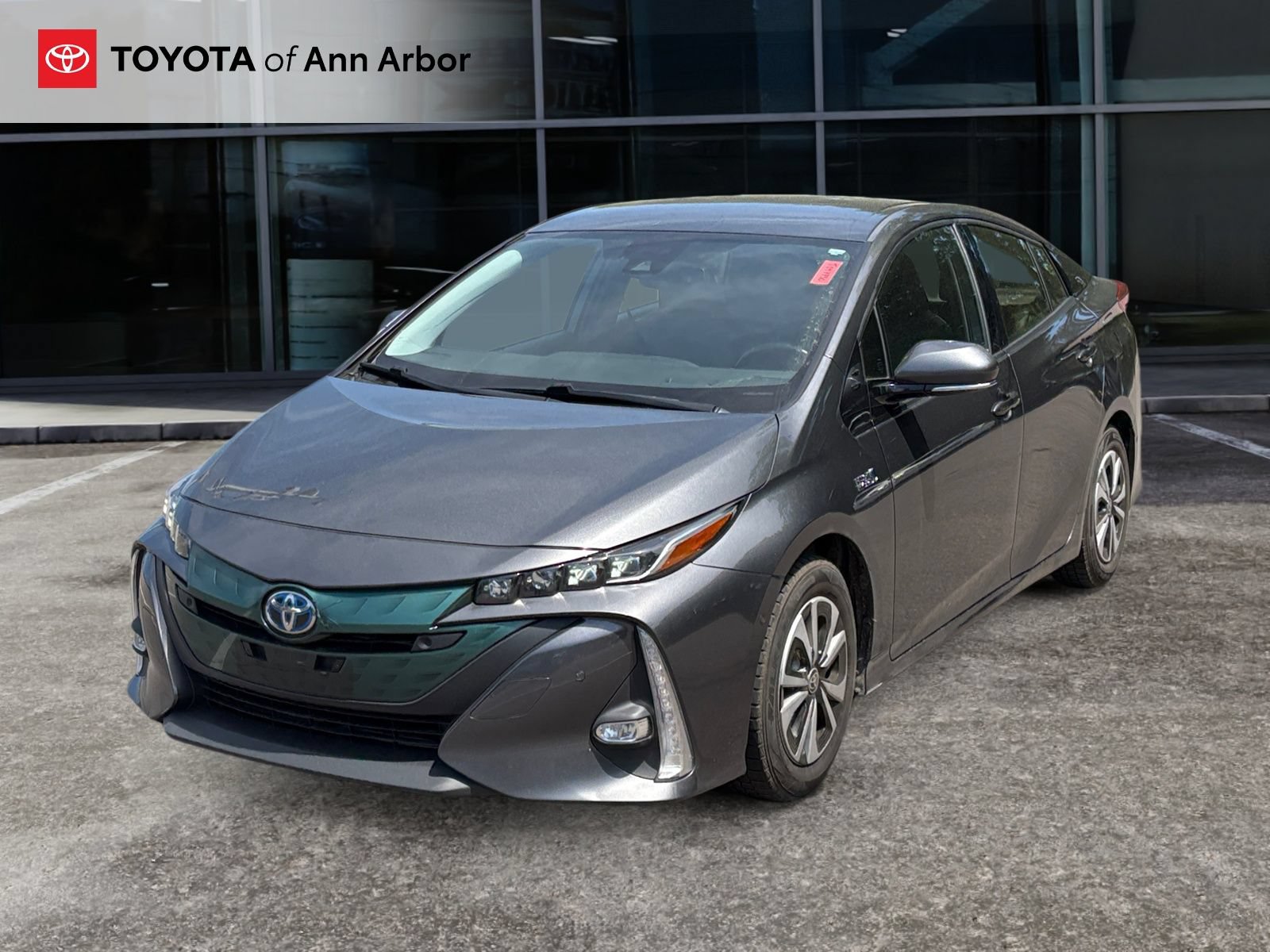 Used 2017 Toyota Prius Prime Advanced w/ Carpet Mat Package FWD image 2