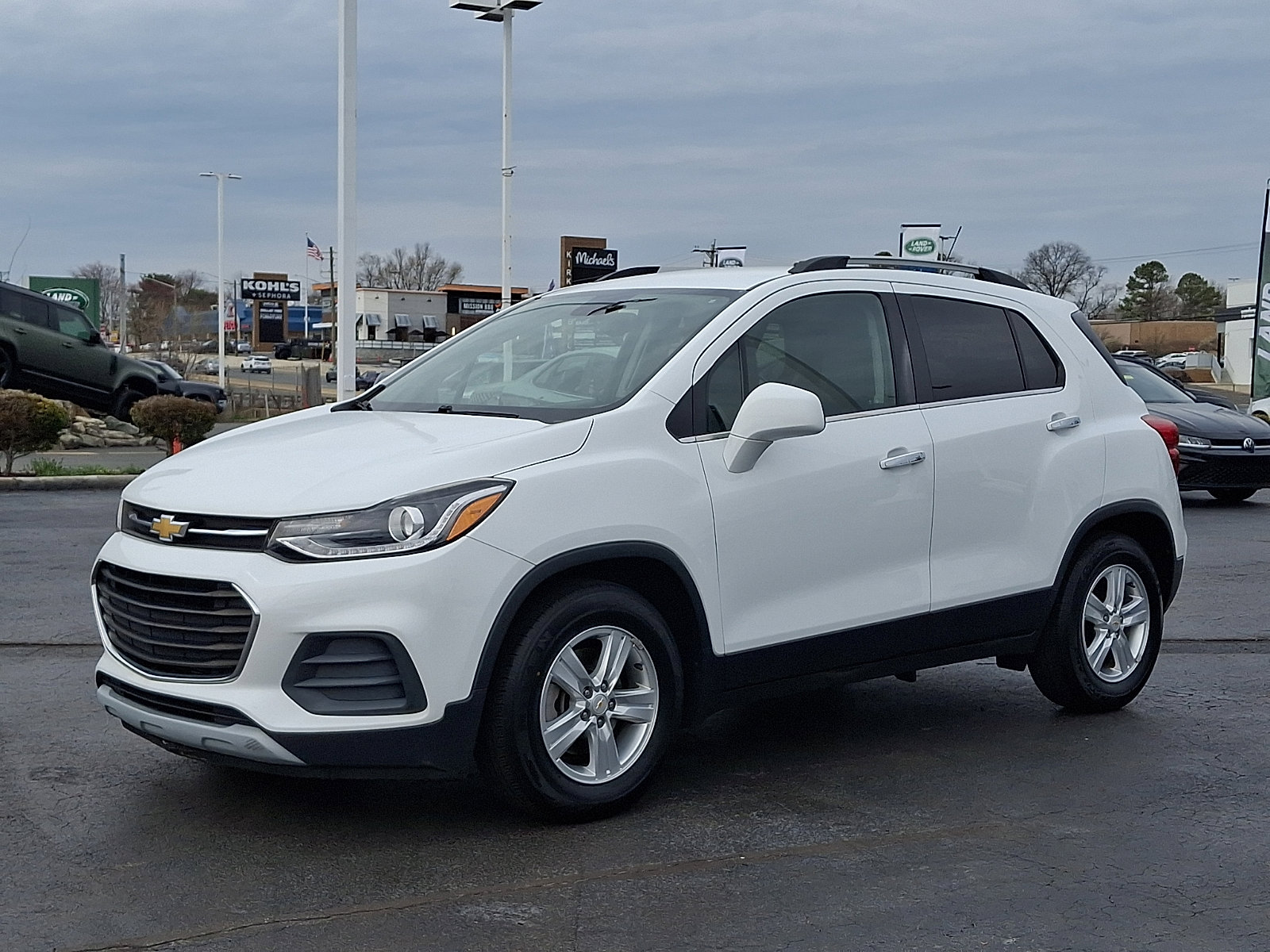 Used 2018 Chevrolet Trax LT w/ LT Convenience Package image 3