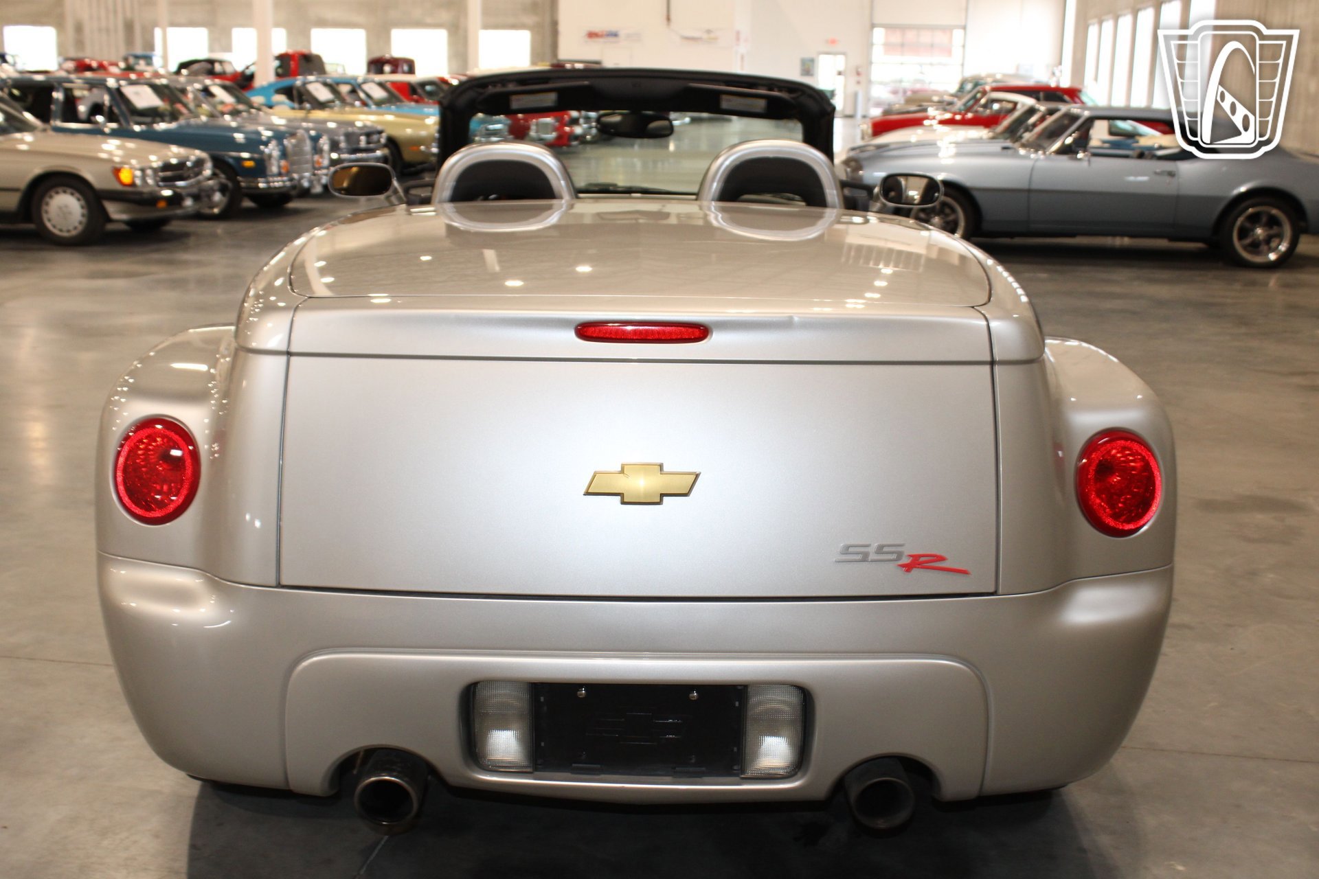 Used 2004 Chevrolet SSR w/ Preferred Equipment Group RWD image 12