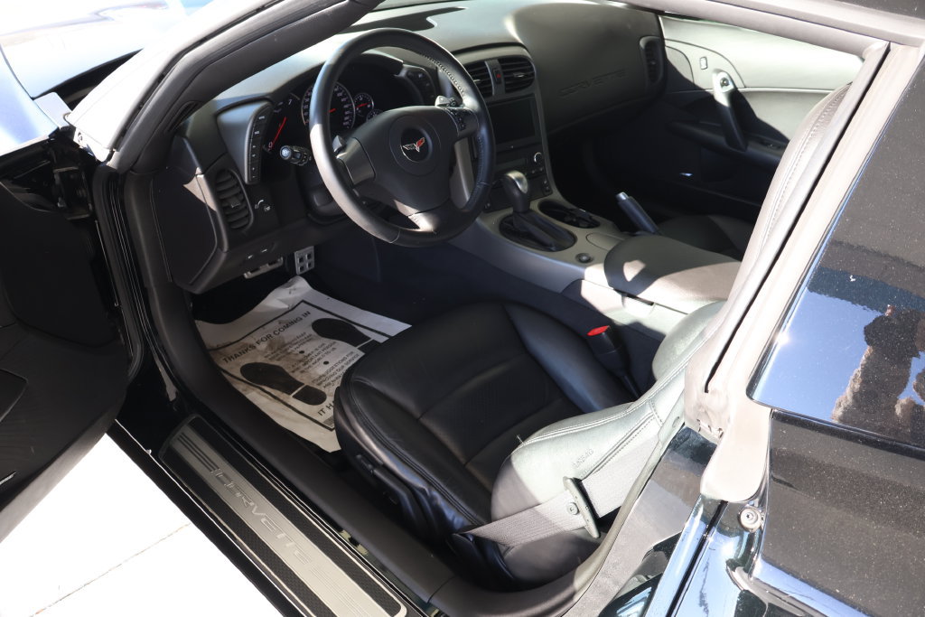 Used 2007 Chevrolet Corvette Coupe w/ Preferred Equipment Group RWD image 12