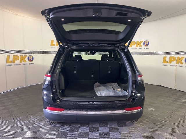 New 2025 Jeep Grand Cherokee Laredo X w/ Luxury Tech Group I image 7