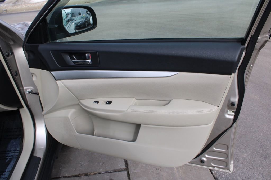 Used 2014 Subaru Outback 2.5i Premium image 20