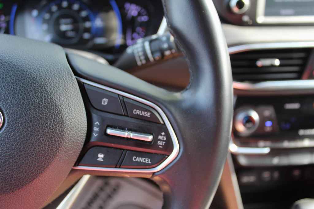 Used 2019 Hyundai Santa Fe Limited FWD image 17