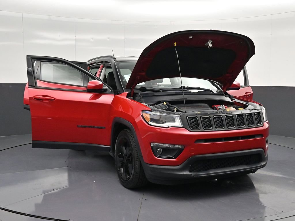 Used 2019 Jeep Compass Latitude FWD image 36