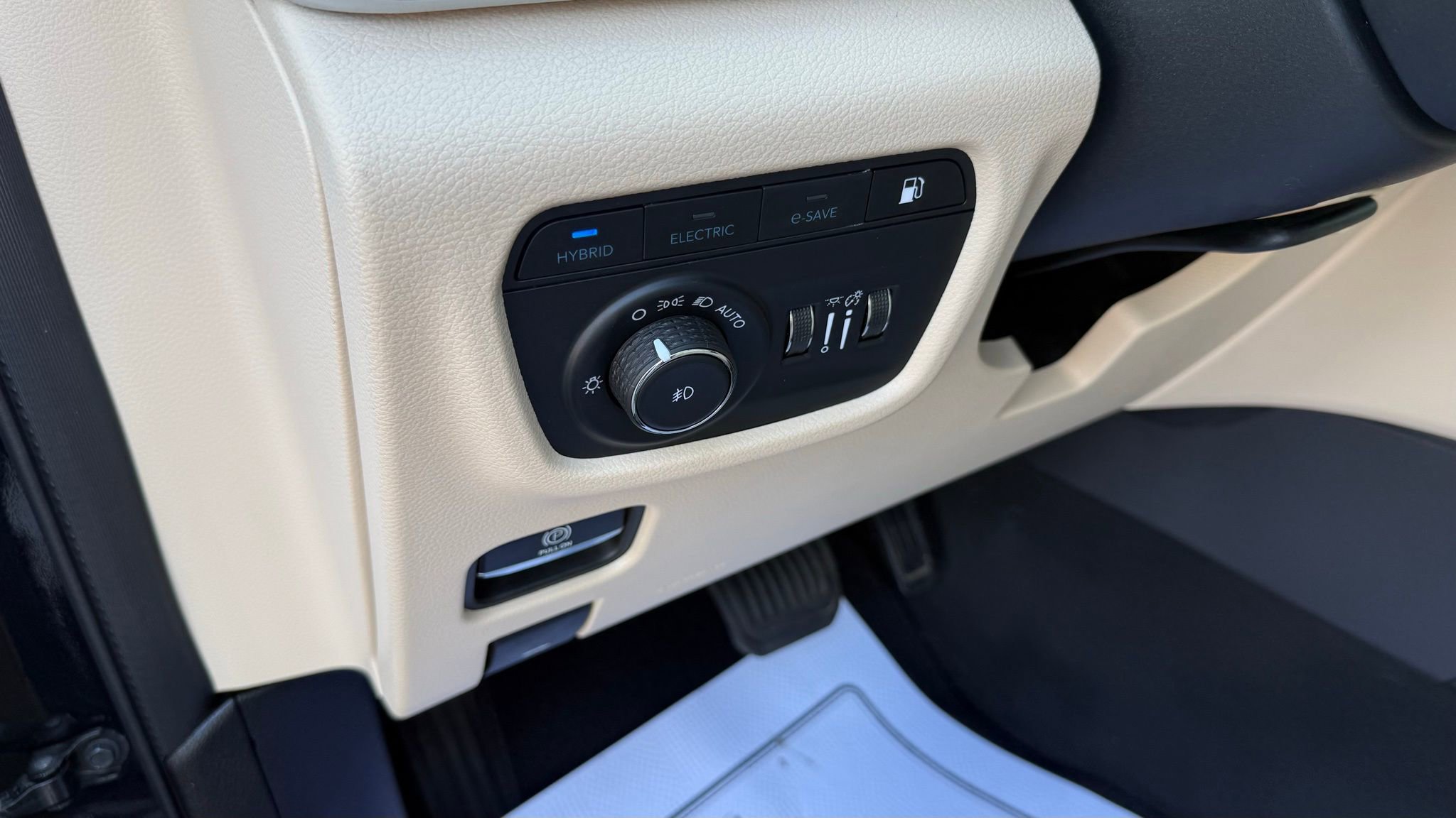 Used 2023 Jeep Grand Cherokee 4WD 4xe image 44