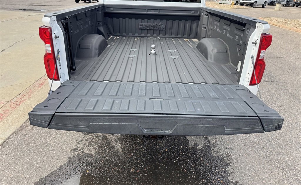 Used 2022 Chevrolet Silverado 2500 High Country w/ LPO, Hitch Package image 9