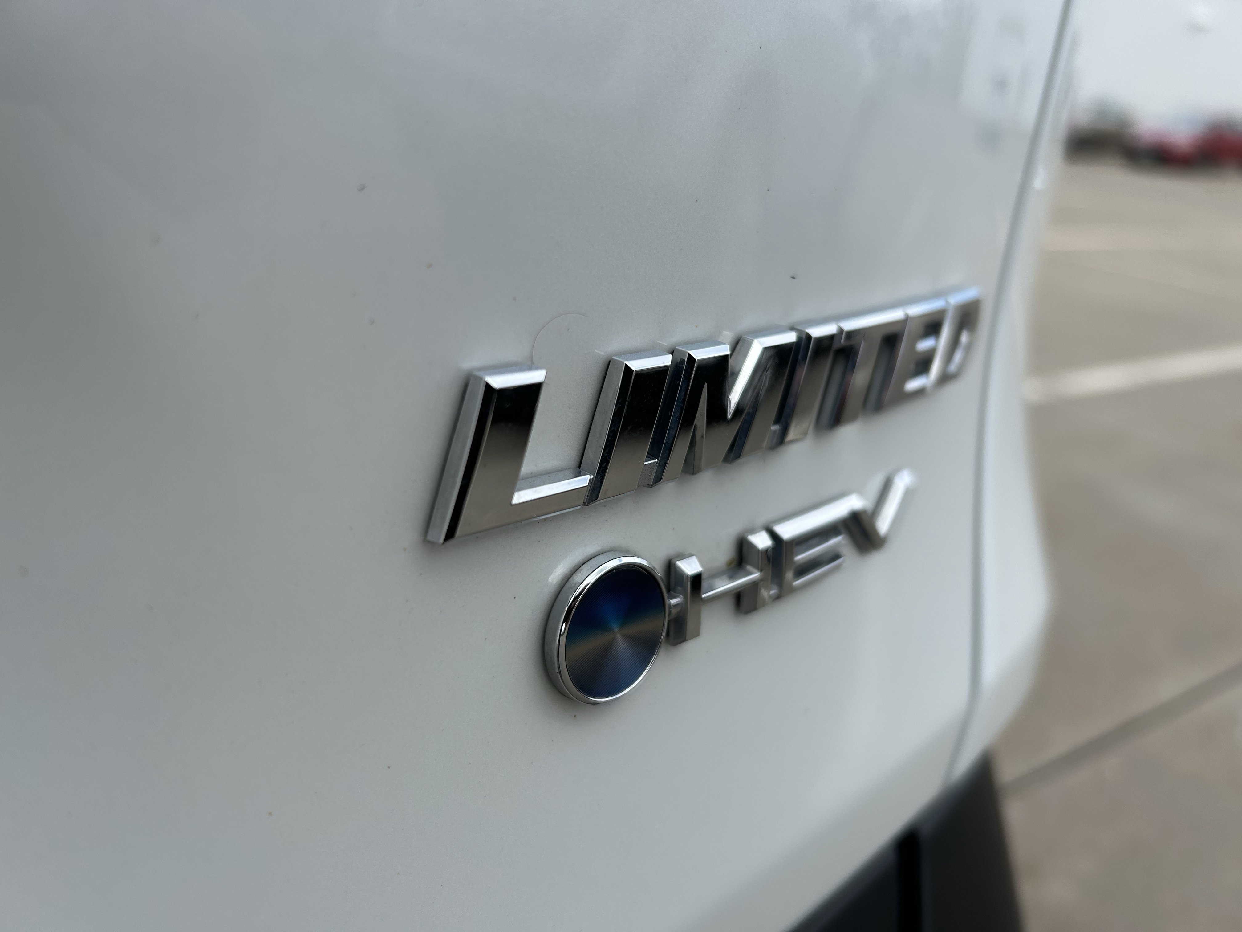 Used 2025 Toyota RAV4 Limited w/ Advanced Technology Package AWD/4WD image 8