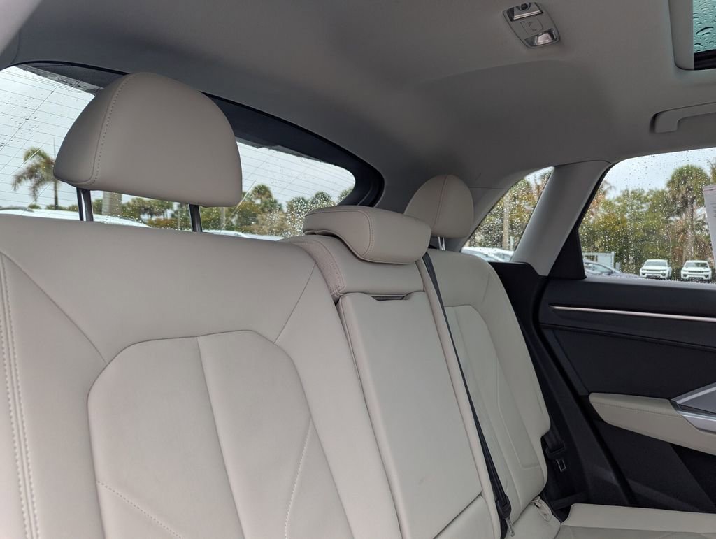 Used 2024 Audi Q3 2.0T Premium image 14