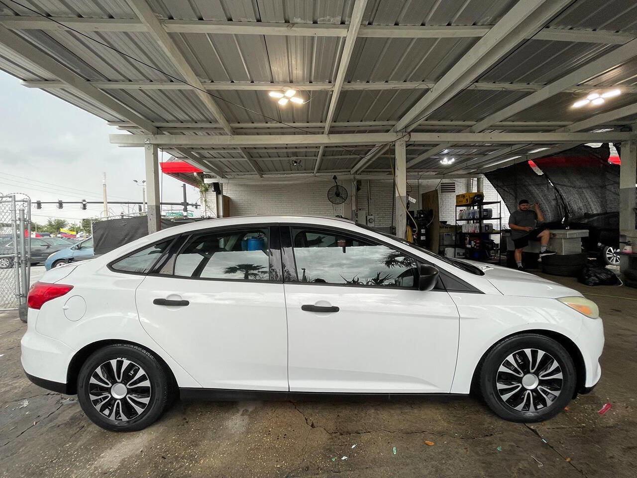 Used 2015 Ford Focus S FWD image 2