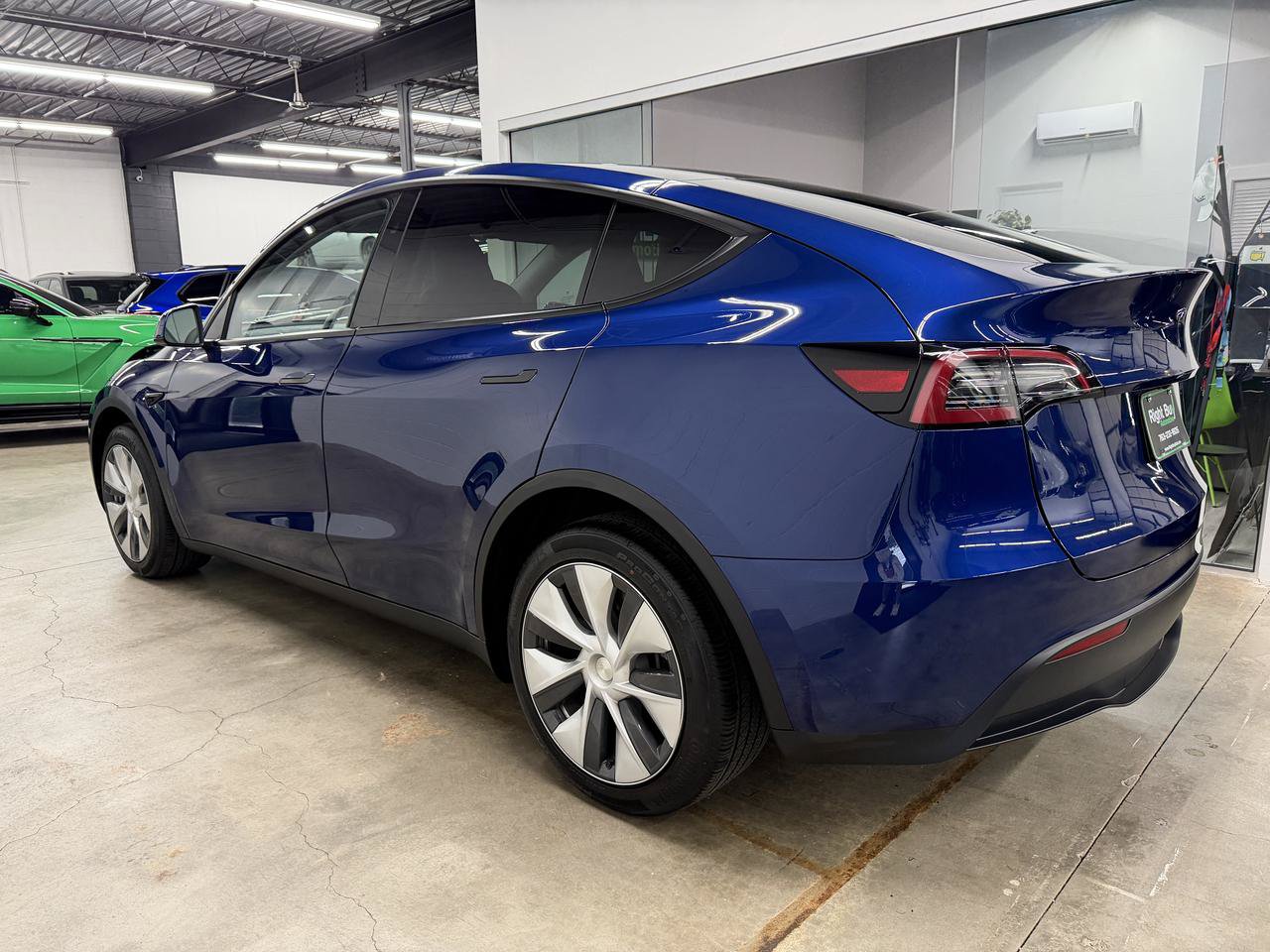 Used 2024 Tesla Model Y Long Range AWD/4WD image 6