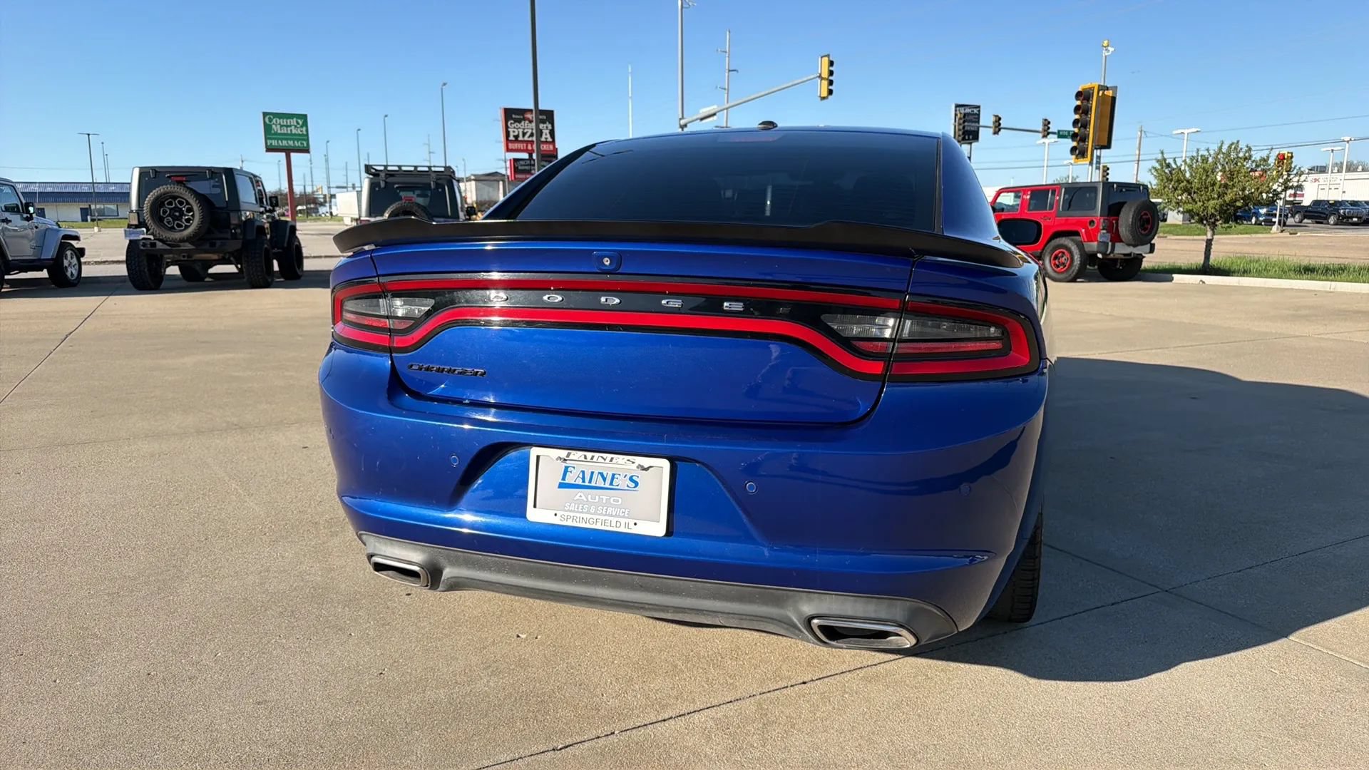 Used 2019 Dodge Charger SXT w/ Blacktop Package RWD image 18