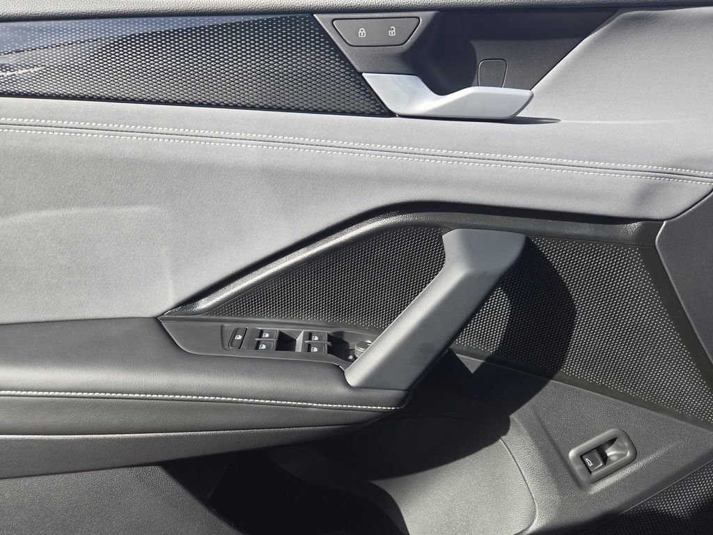 New 2026 Volkswagen Tiguan SE image 19