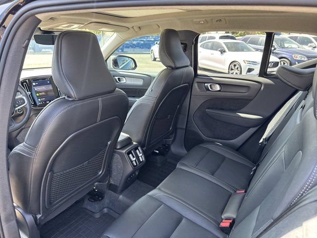 Certified 2025 Volvo XC40 B5 Core w/ Protection Package Premier AWD/4WD image 24