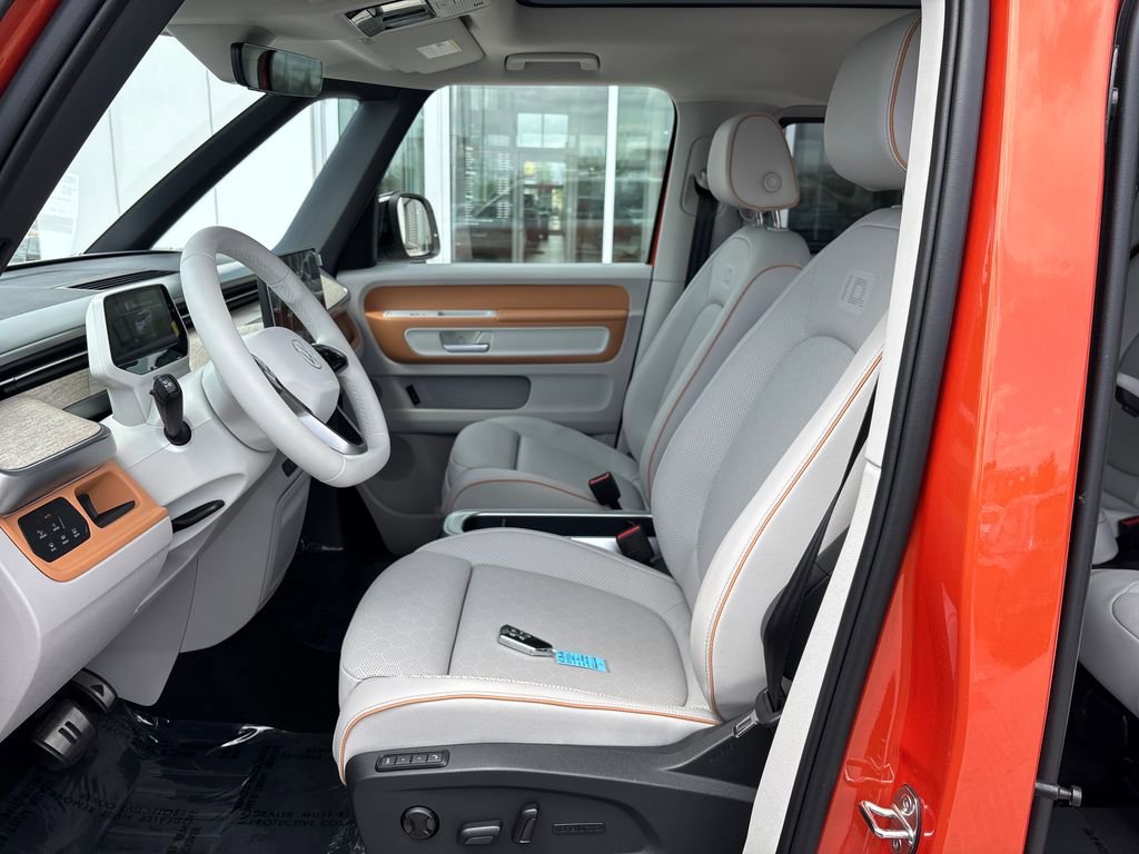 New 2025 Volkswagen ID. Buzz Pro S Plus AWD/4WD image 17