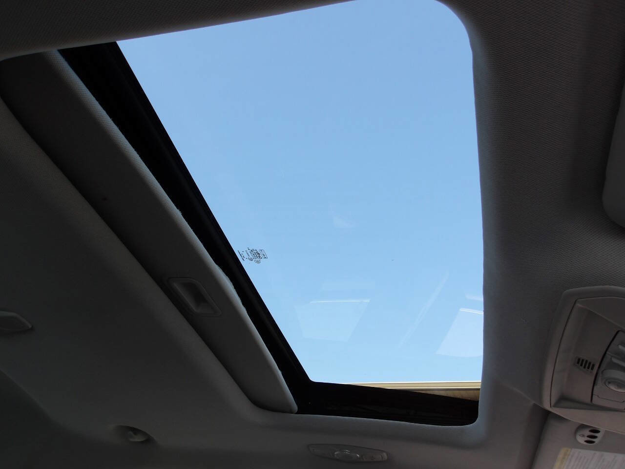 Used 2012 Ford Focus Titanium FWD image 6