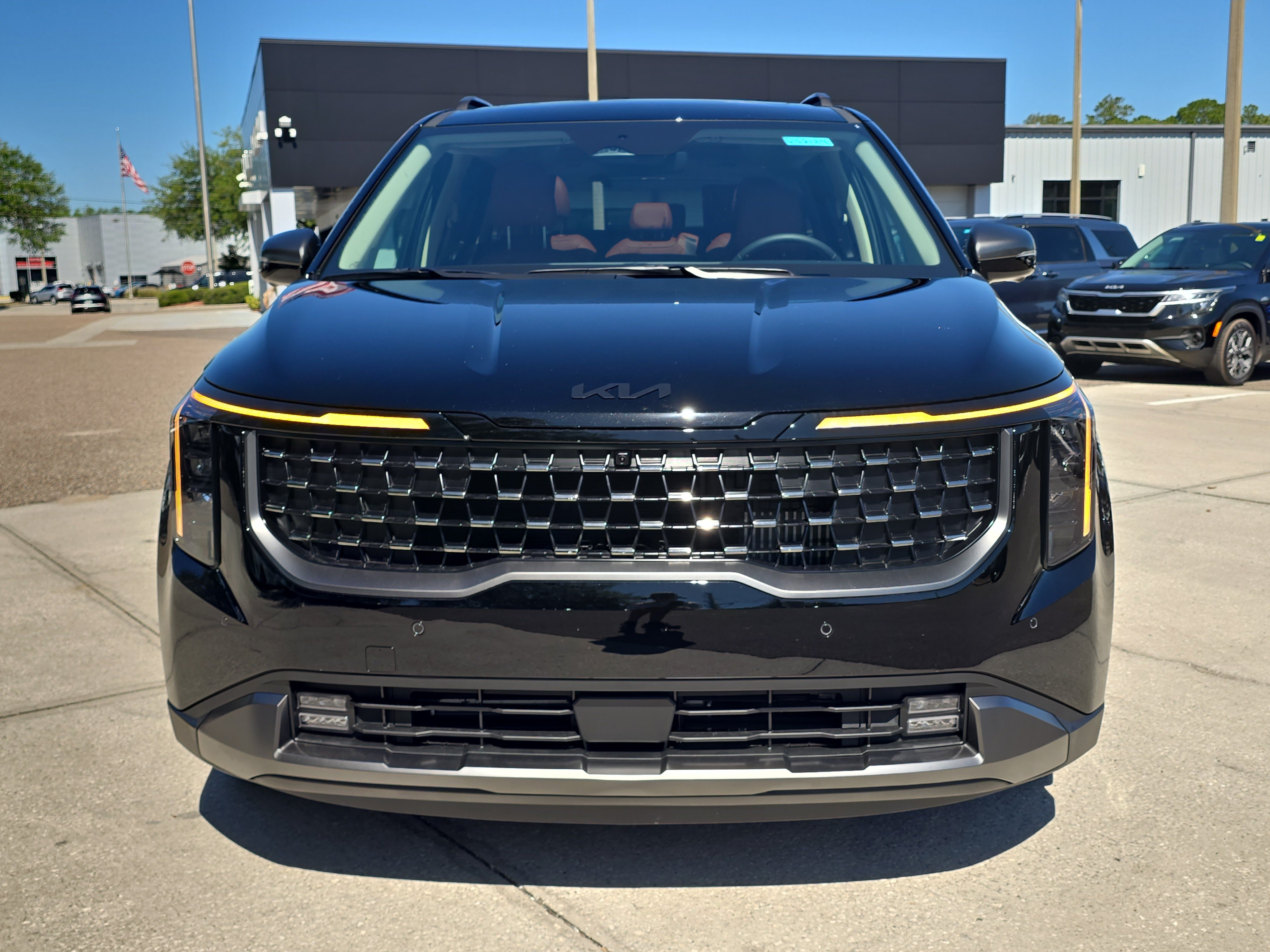 New 2026 Kia Carnival SX w/ SX Dark Edition Package FWD image 3