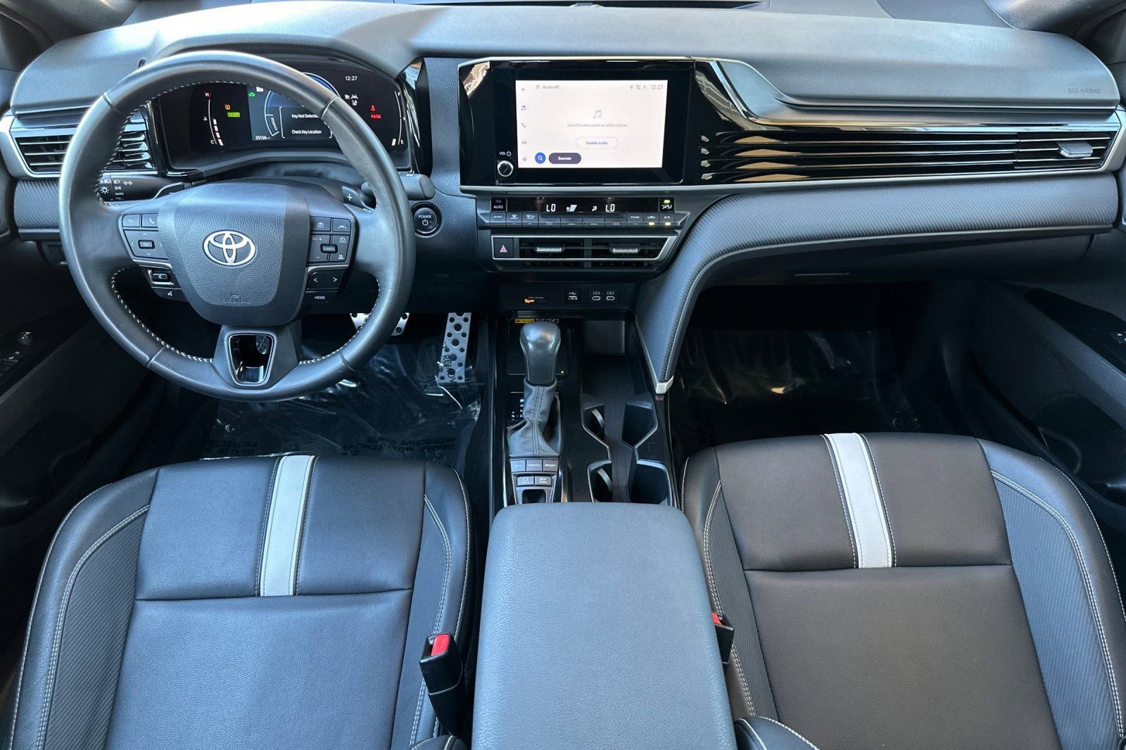 Used 2025 Toyota Camry SE image 14