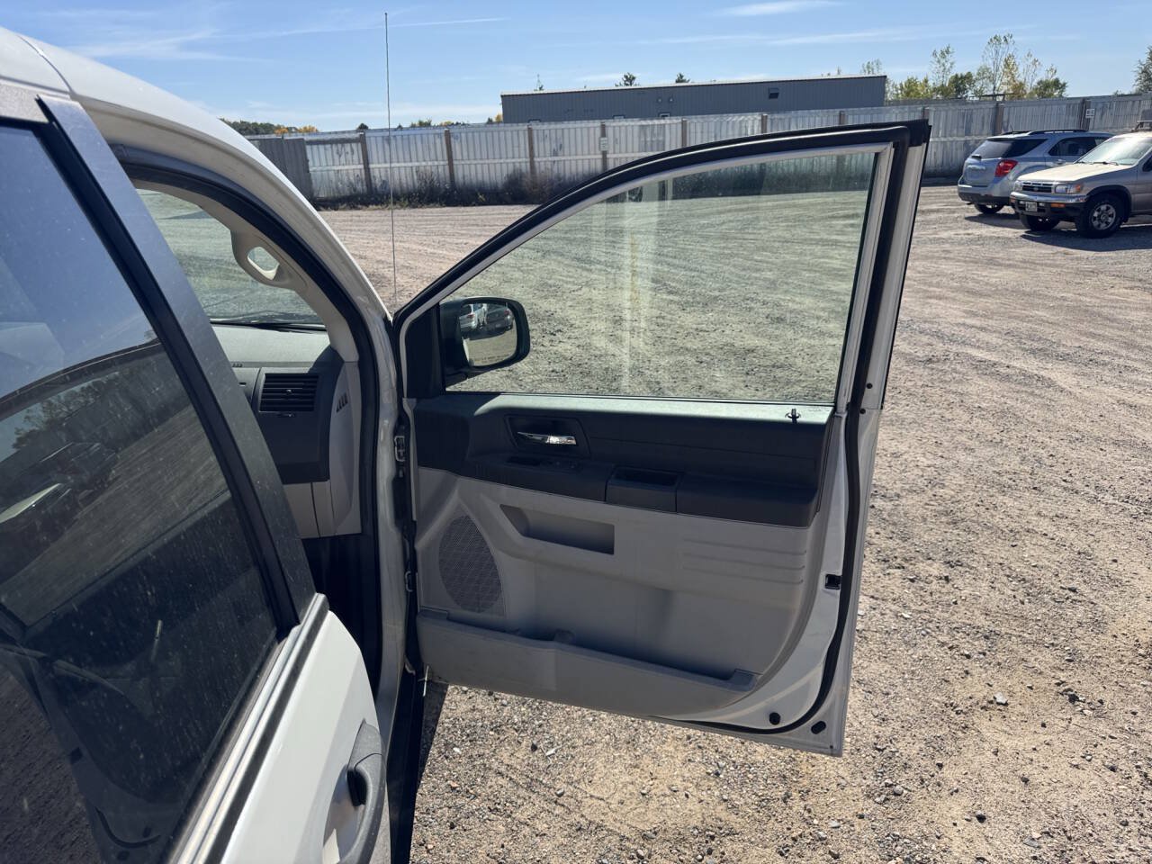 Used 2009 Dodge Grand Caravan FWD image 28