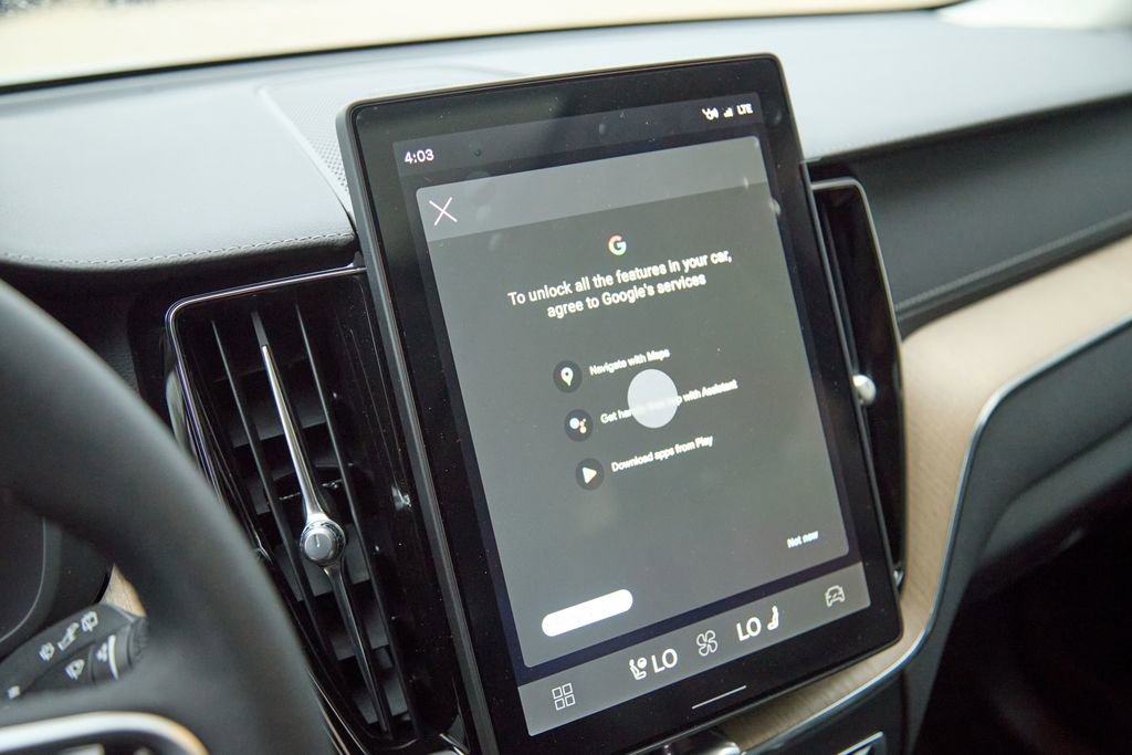 New 2026 Volvo XC60 B5 Ultra w/ Climate Package image 15