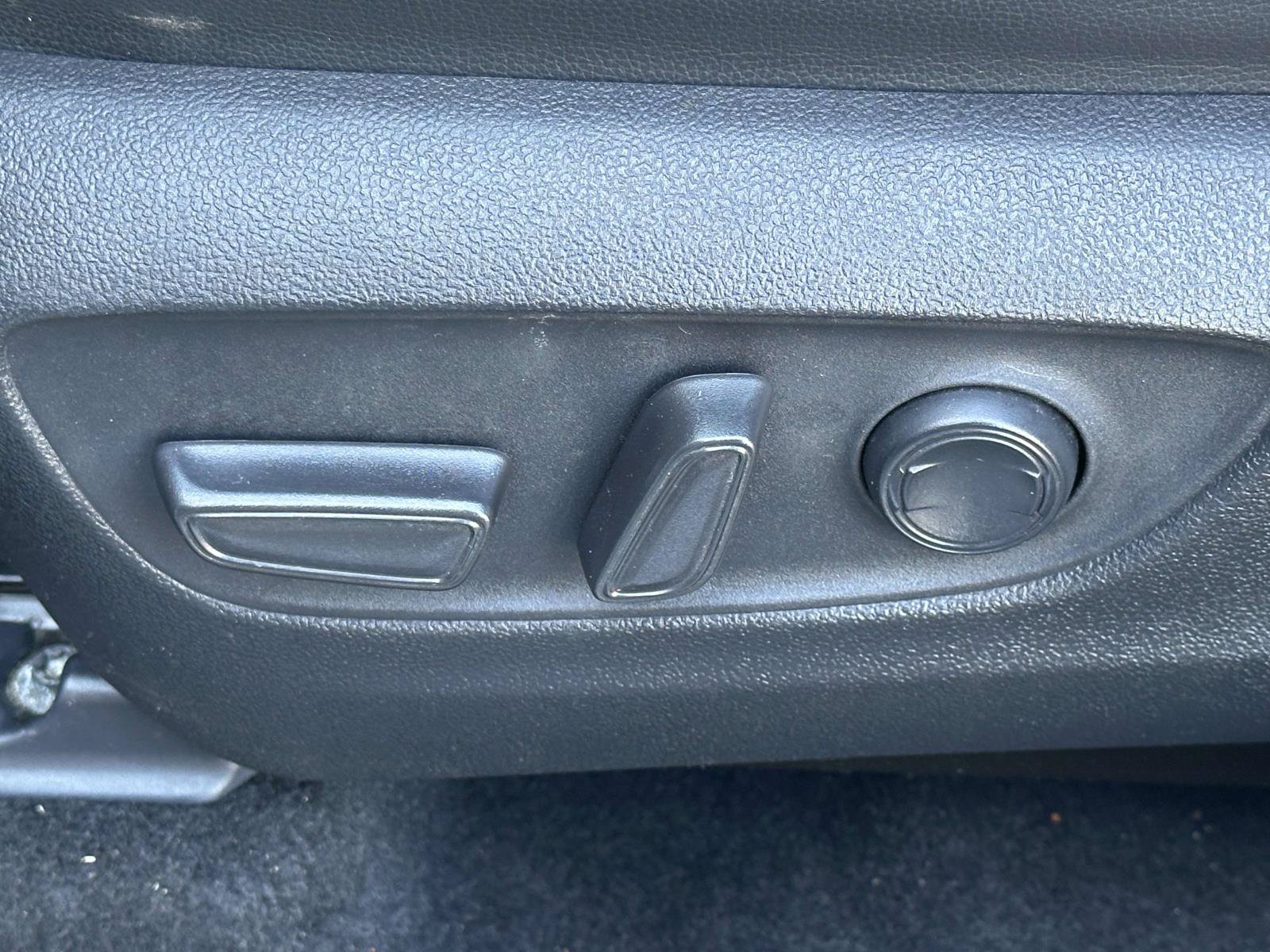 Used 2024 Toyota Highlander XSE AWD/4WD image 19