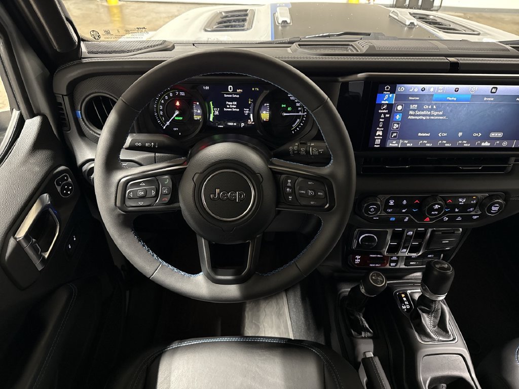 Used 2024 Jeep Wrangler Unlimited Rubicon 4xe AWD/4WD image 11