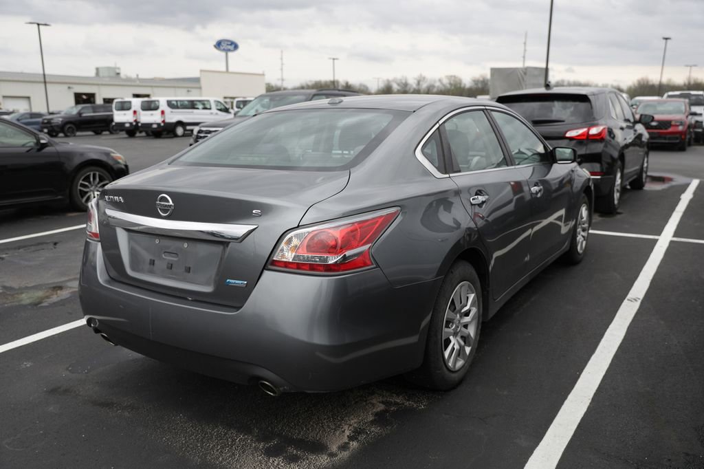 Used 2014 Nissan Altima 2.5 S w/ Display Audio Package image 5
