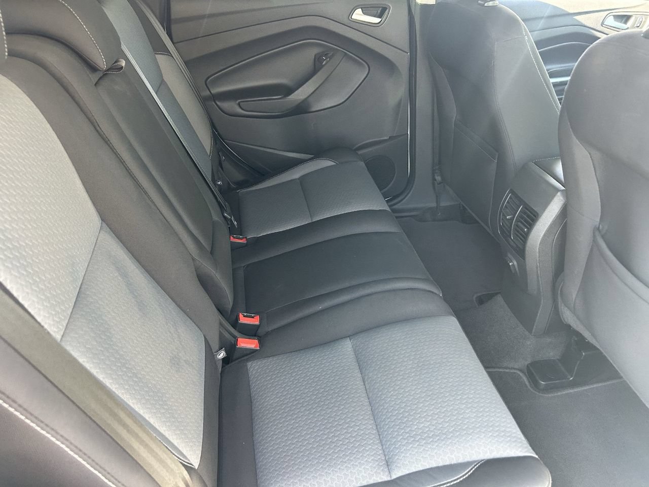 Used 2018 Ford Escape SE FWD image 14